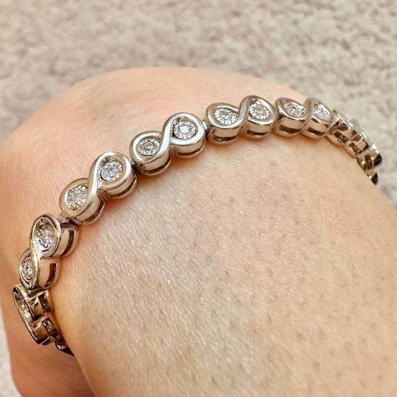 Kay Jewelers Diamond Infinity Bolo Bracelet 0.5 ct tw Round-cut Sterling Silver - Picture 4 of 11